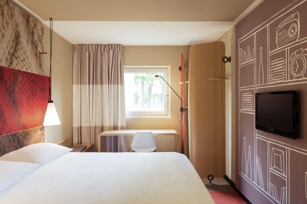 Ibis Paris Le Bourget Ξενοδοχείο La Courneuve Εξωτερικό φωτογραφία